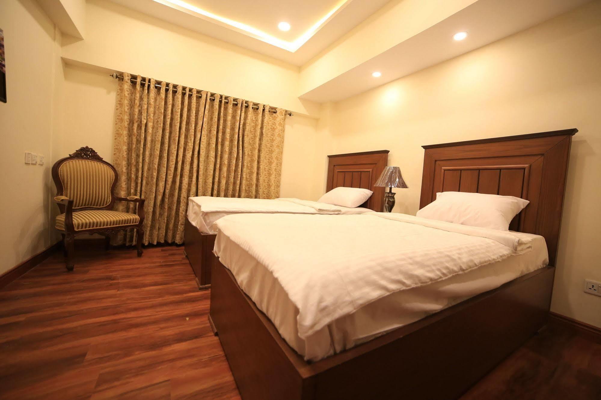 Hotel Diplomat Islamabad Exterior photo